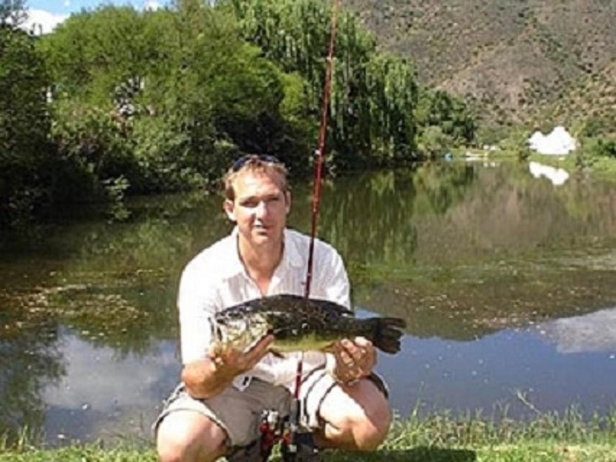 Old Mill Lodge, Seasonal Working Ostrich Farm & Restaurant, Oudtshoorn Exterior foto