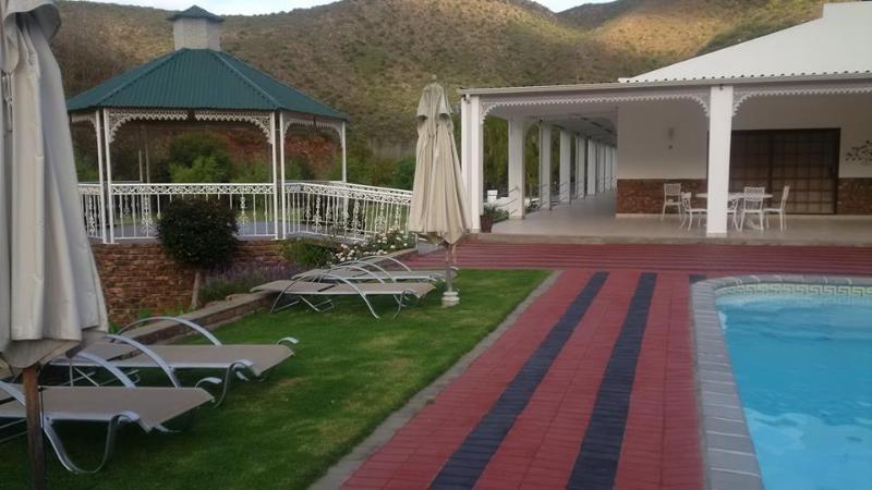 Old Mill Lodge, Seasonal Working Ostrich Farm & Restaurant, Oudtshoorn Exterior foto