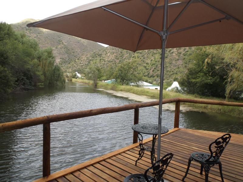 Old Mill Lodge, Seasonal Working Ostrich Farm & Restaurant, Oudtshoorn Exterior foto